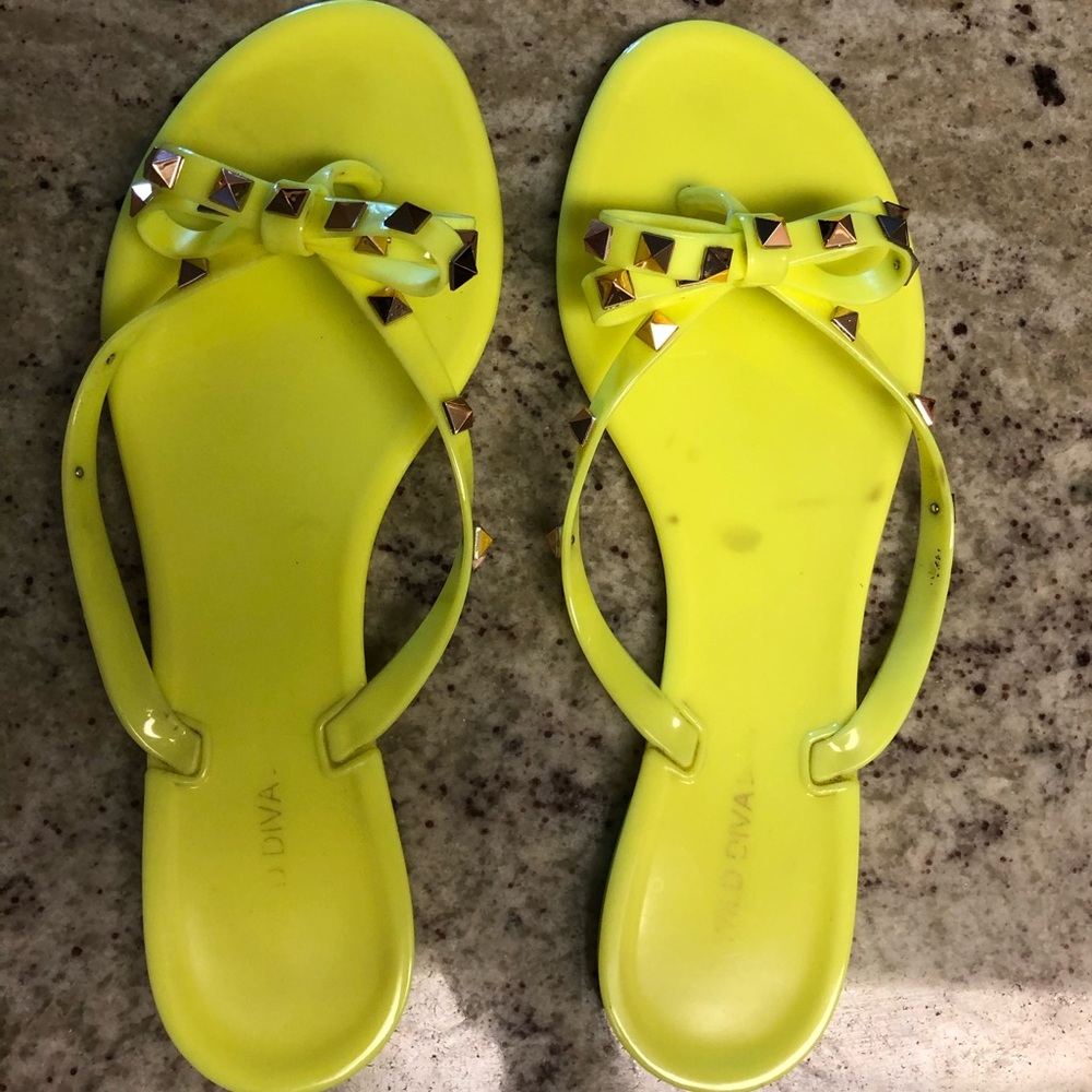 Yellow sandals with studs